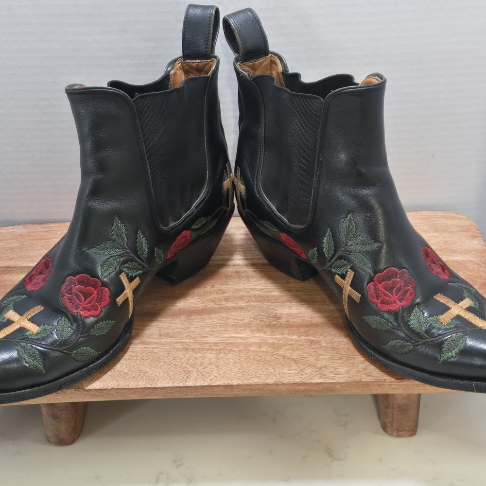 Limited Edition Manuel Western Boots 7.5 Black Embroidered Roses Cross Womens - Picture 4 of 16